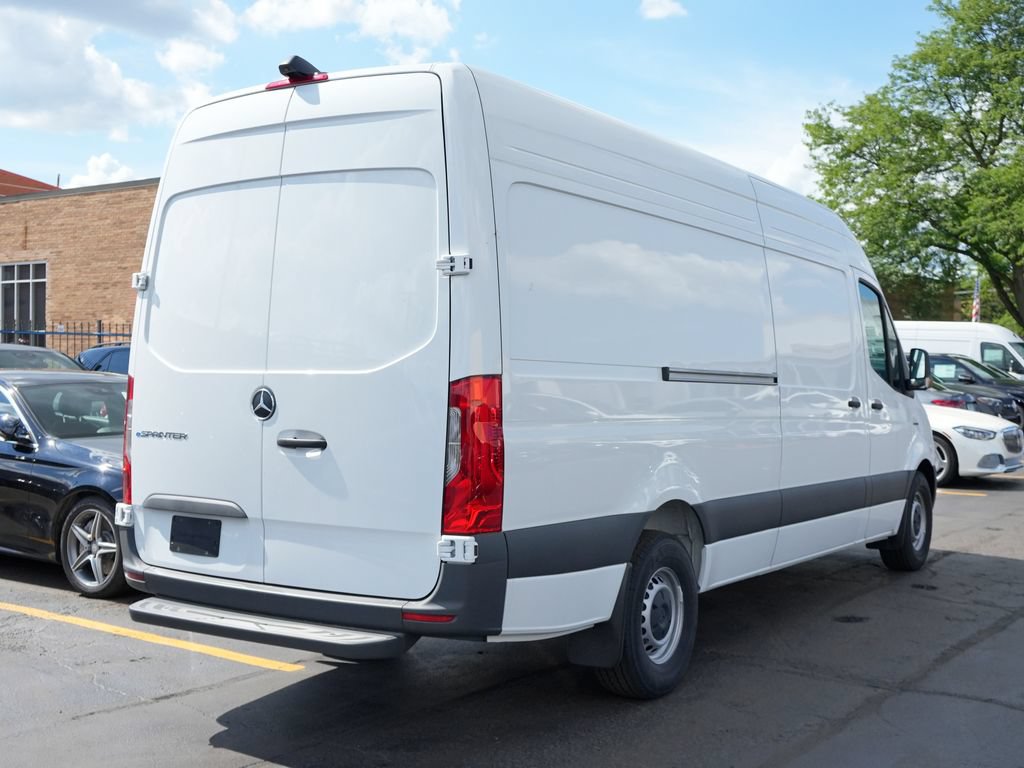 New 2025 Mercedes-Benz eSprinter 170 Cargo image 3