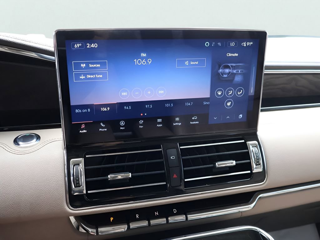 Used 2024 Lincoln Navigator Premiere image 23