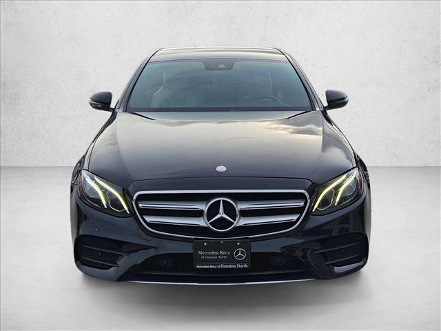 Used 2017 Mercedes-Benz E 300 4MATIC image 2