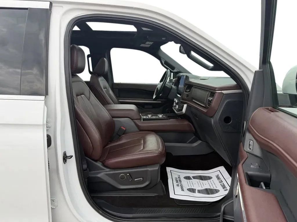 Used 2023 Ford Expedition Limited AWD/4WD image 27