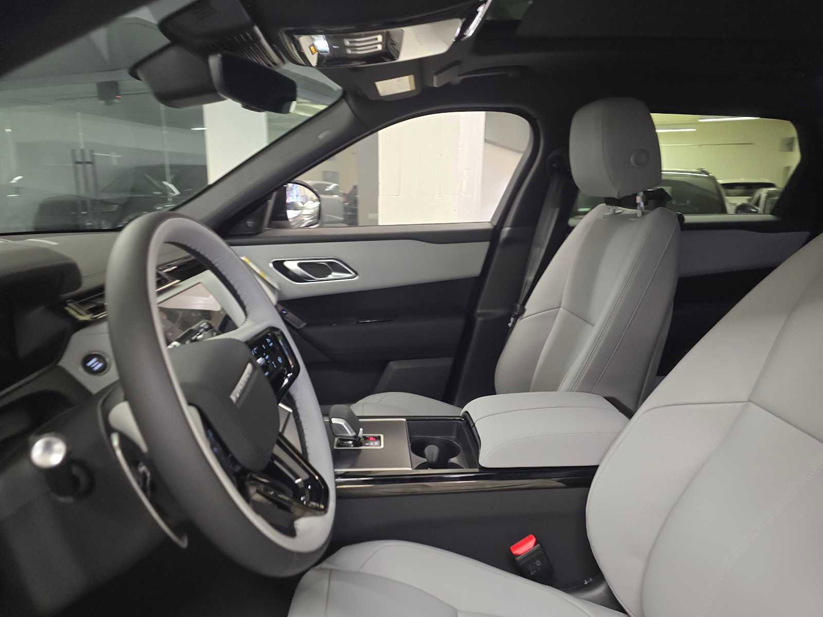 New 2026 Land Rover Range Rover Velar Dynamic SE image 19