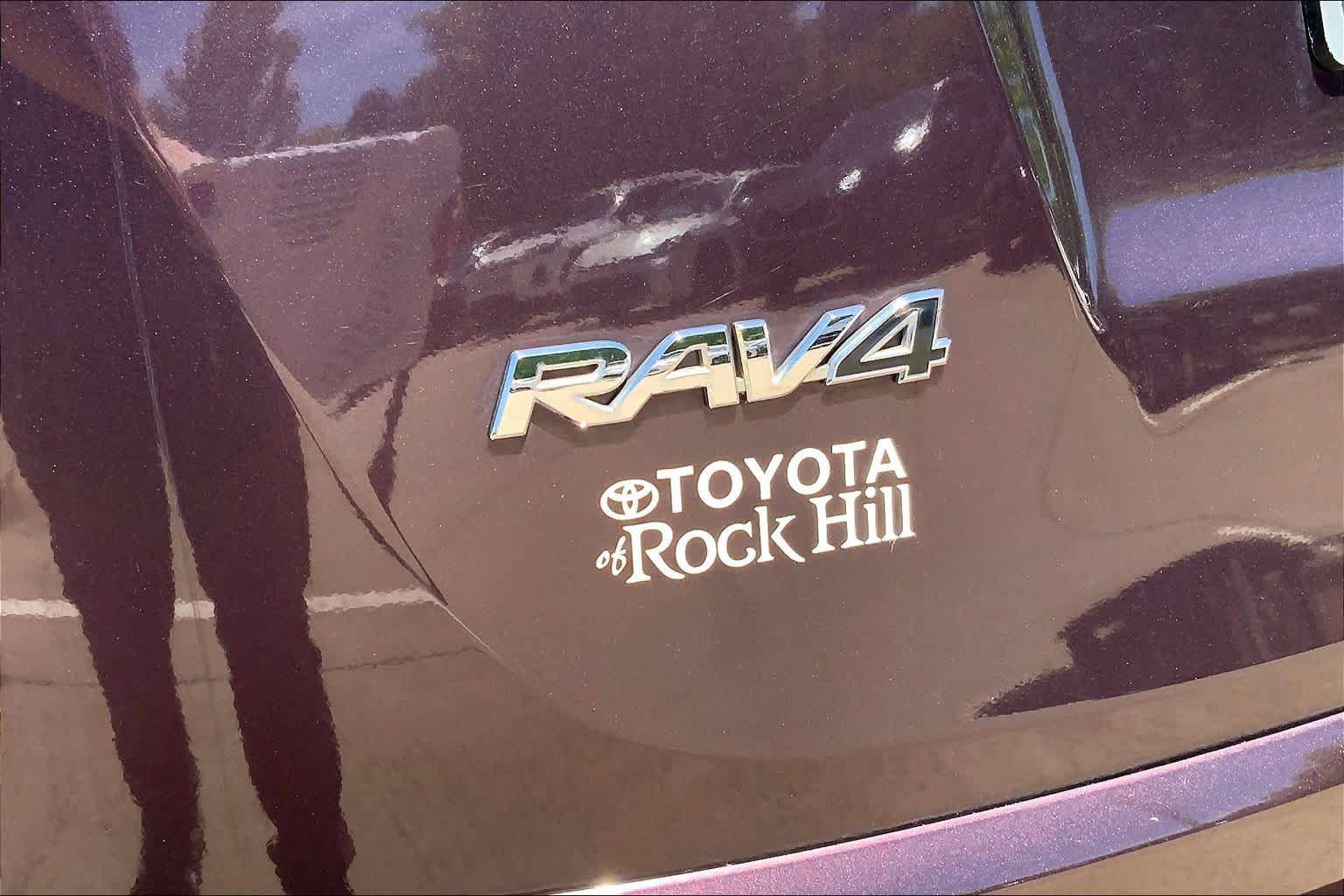 Used 2018 Toyota RAV4 XLE AWD/4WD image 33