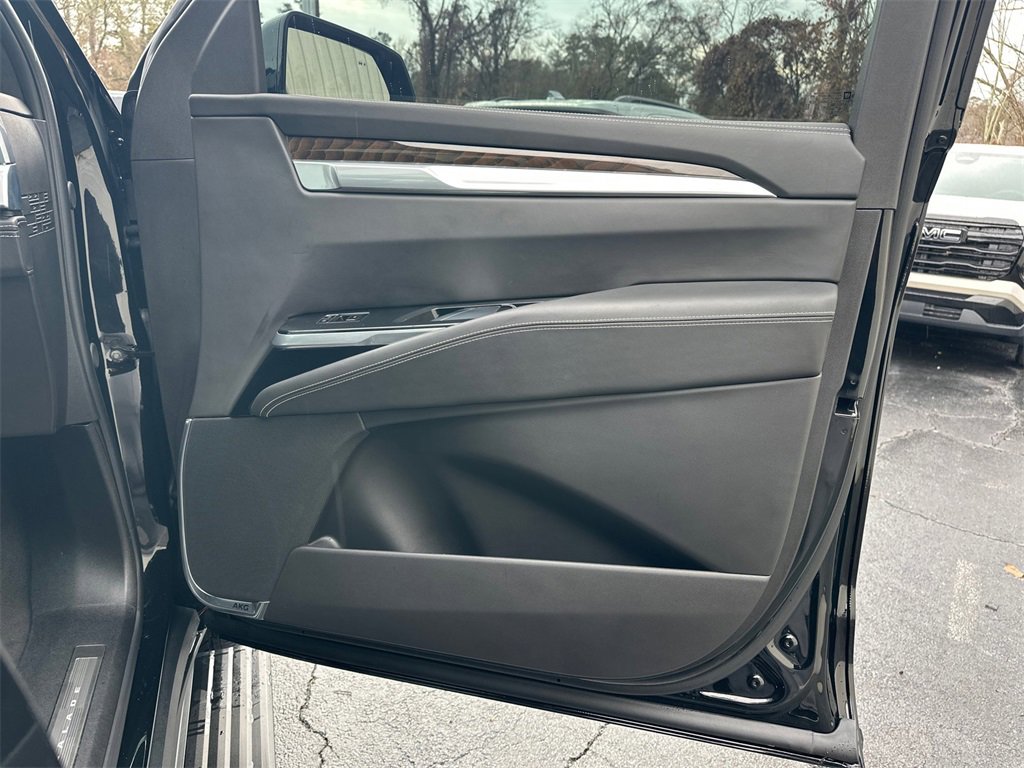 Used 2025 Cadillac Escalade Sport Platinum image 14