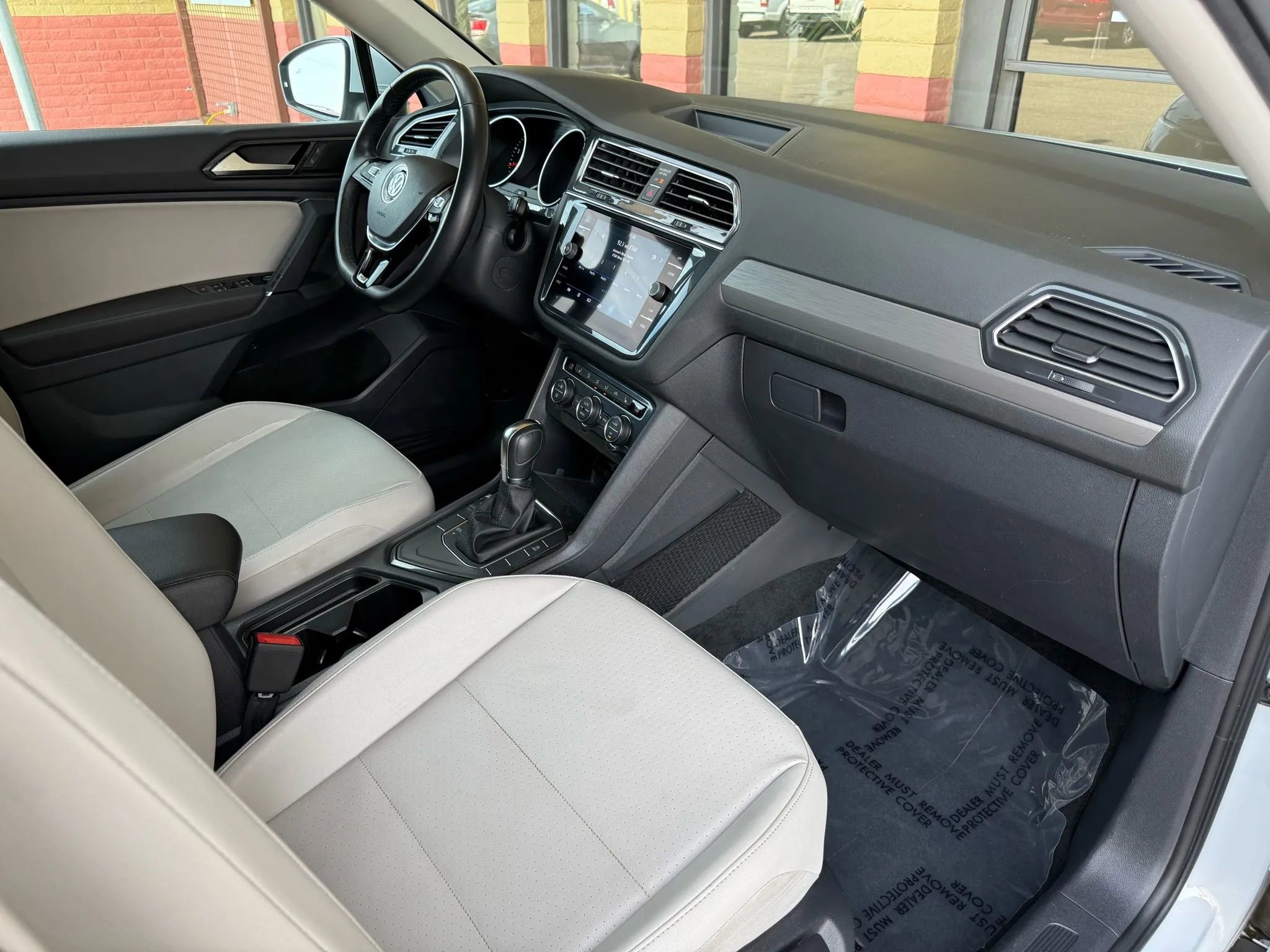 Used 2018 Volkswagen Tiguan SE FWD image 23