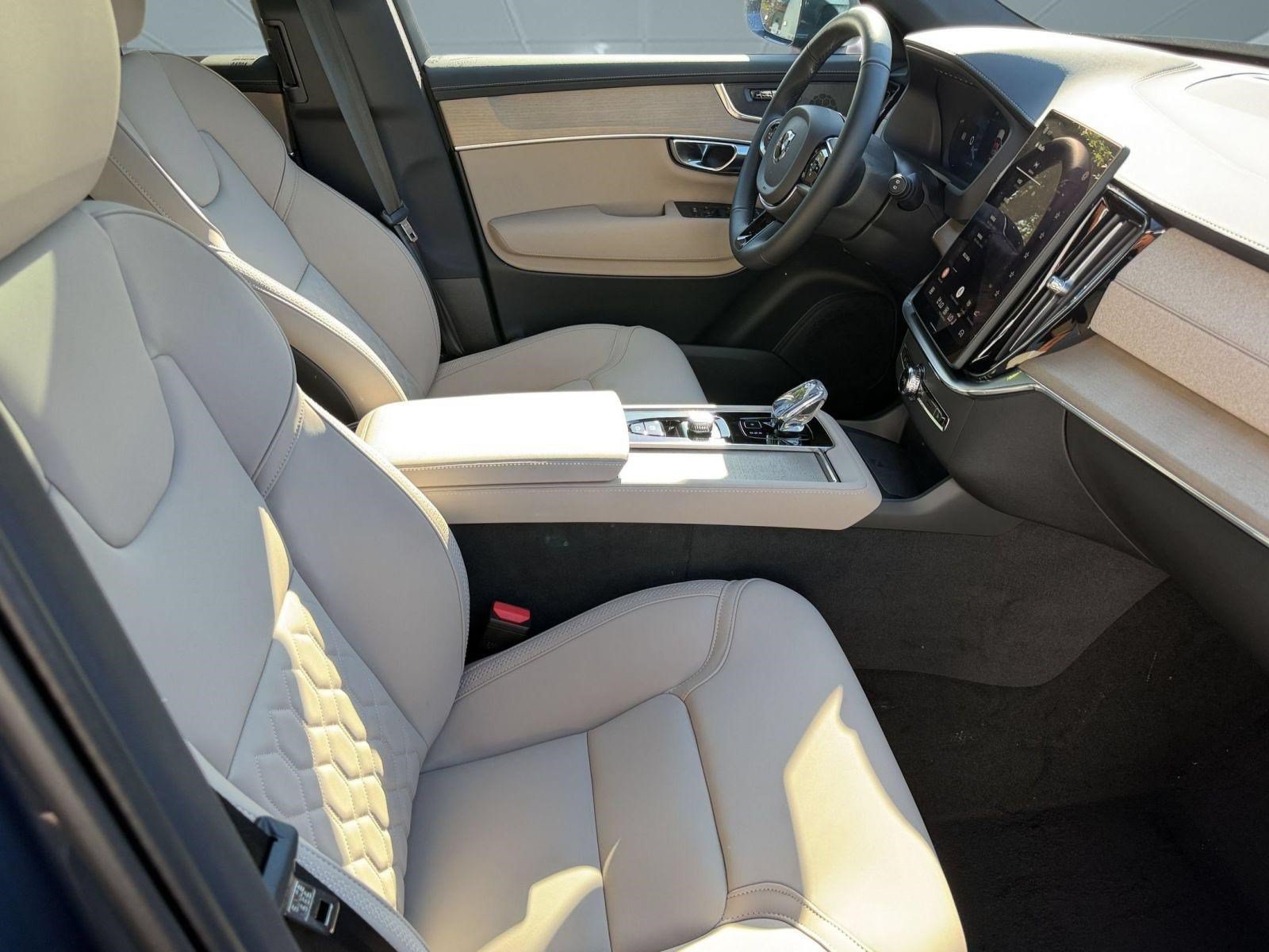 New 2027 Volvo XC60 B5 Core AWD/4WD image 25