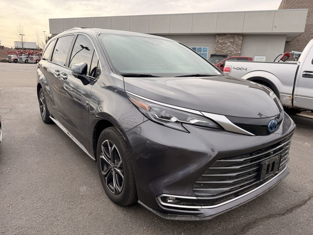 Used 2025 Toyota Sienna Platinum