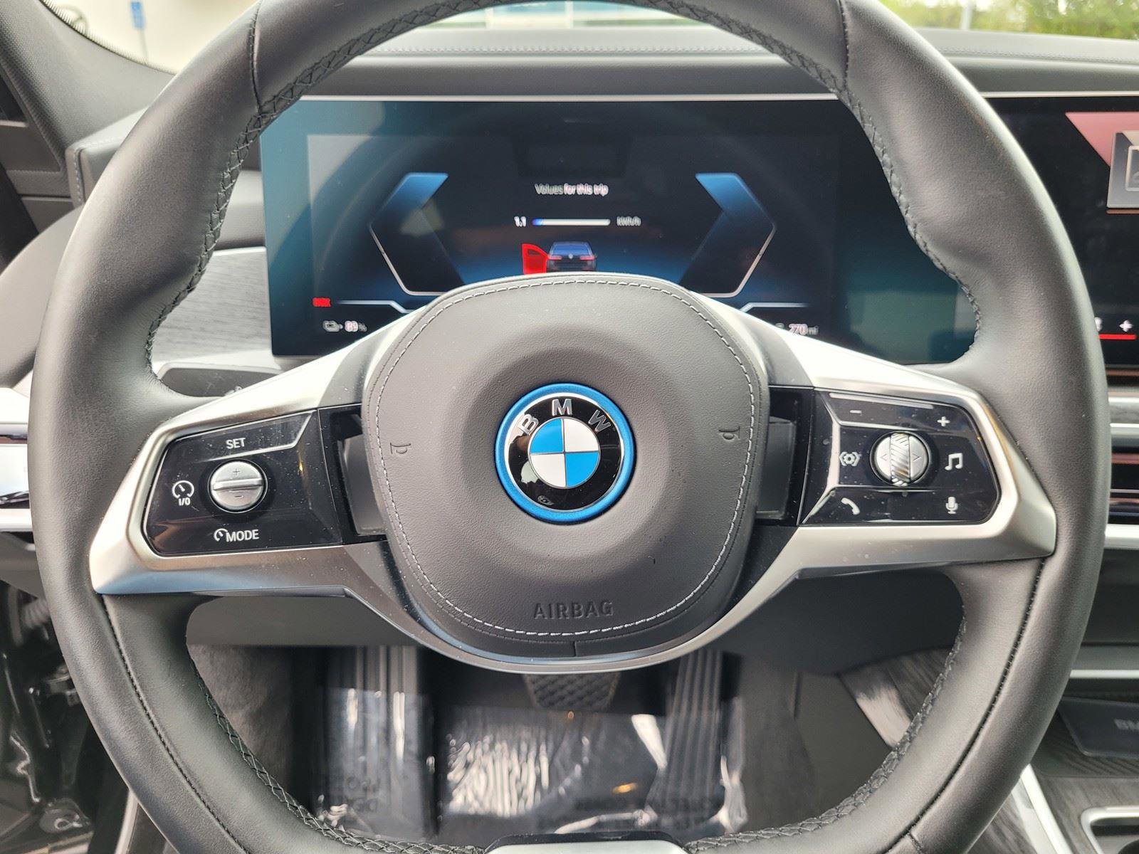 Used 2024 BMW i7 eDrive50 w/ Executive Package image 34