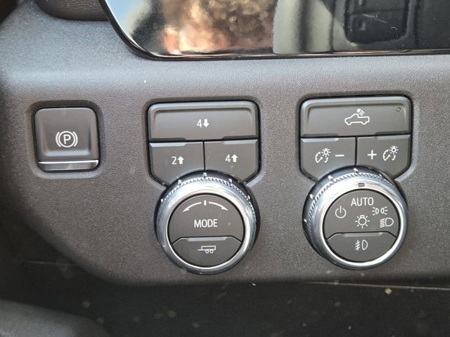 New 2026 GMC Sierra 3500 SLE w/ SLE Value Package image 11