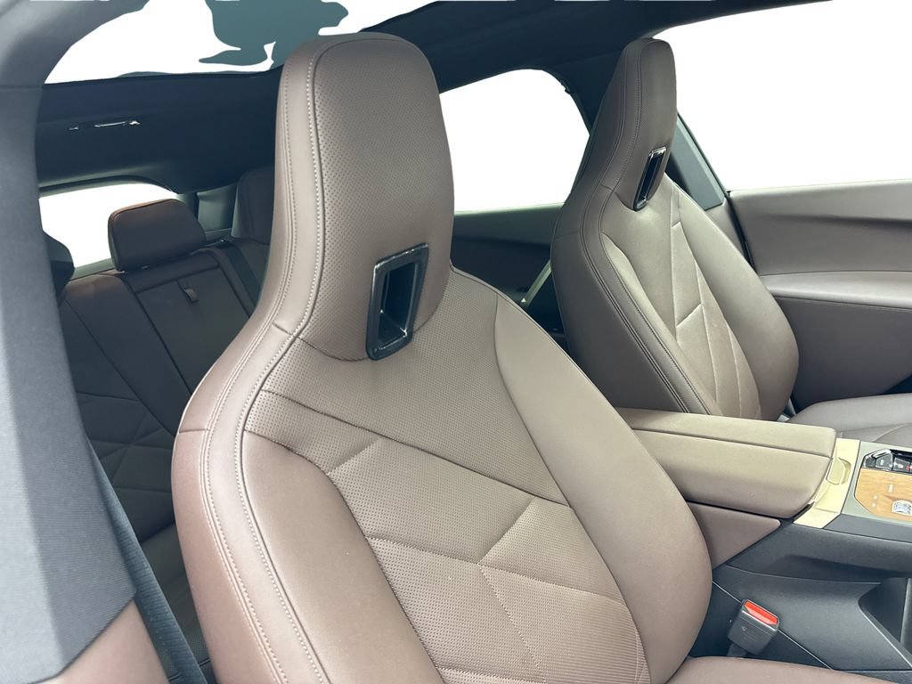 Used 2024 BMW iX xDrive50 w/ Premium Package AWD/4WD image 44