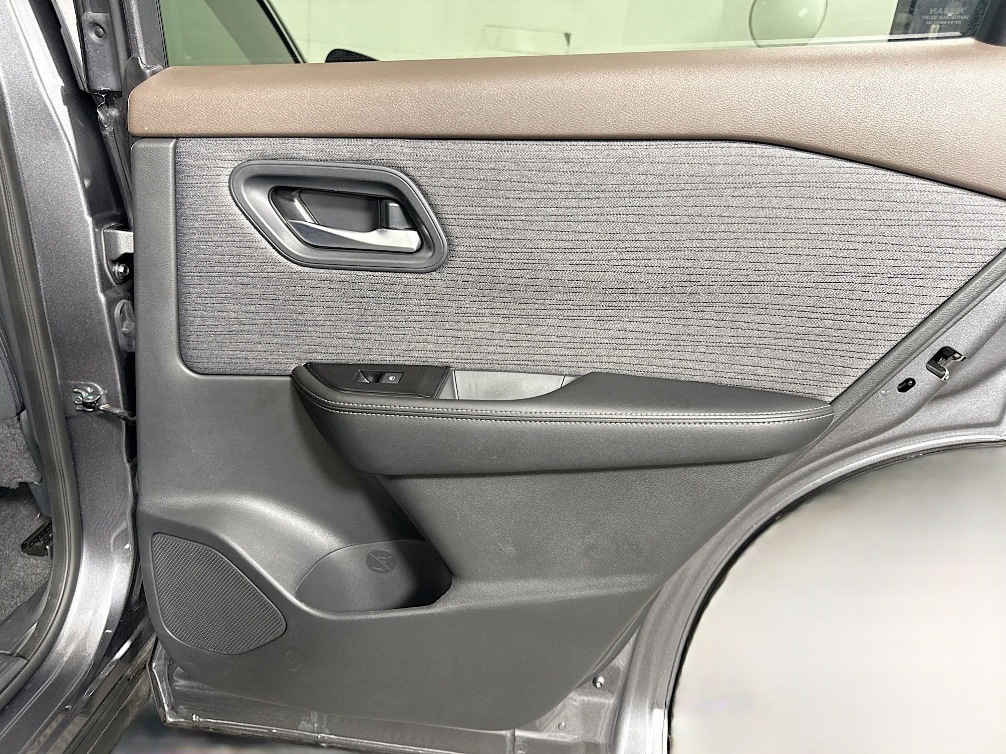 Used 2023 Nissan Rogue SV FWD image 28