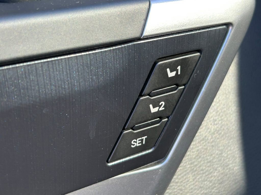 Used 2024 Toyota Sequoia Platinum AWD/4WD image 18