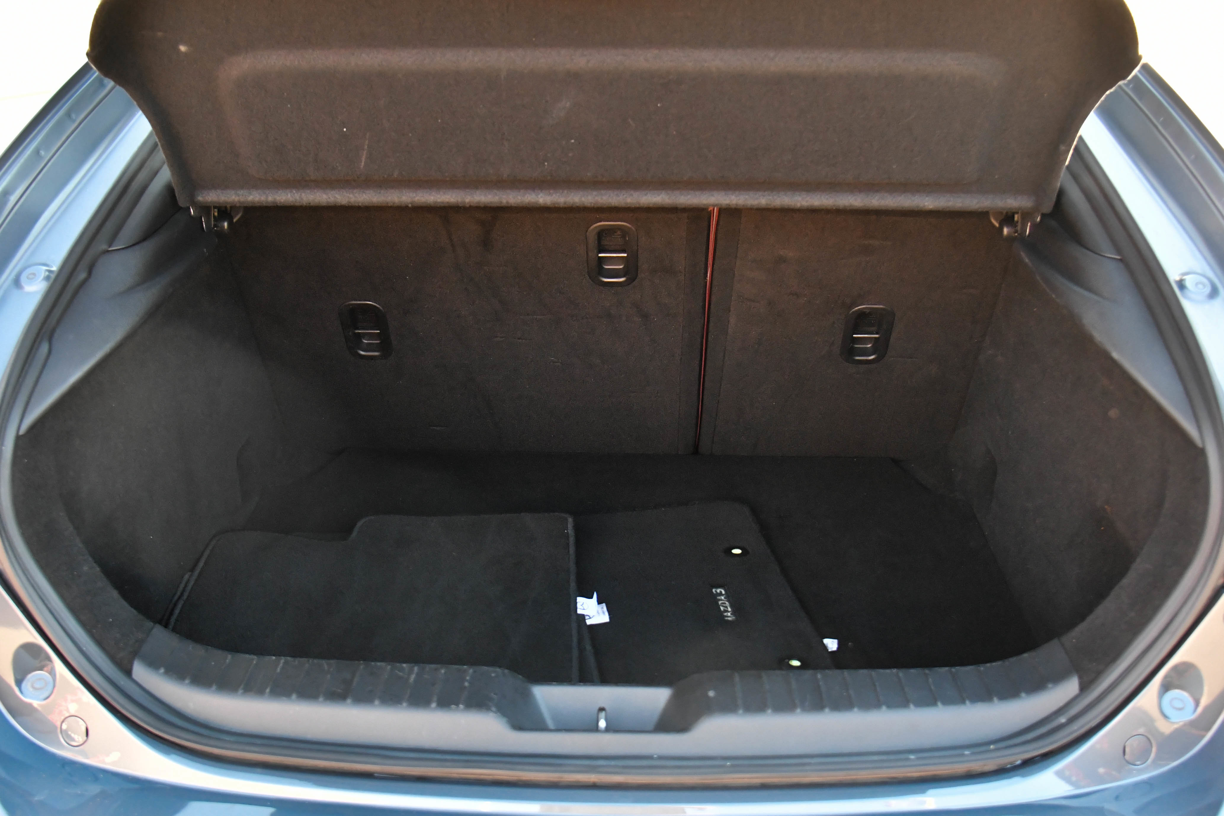 Used 2024 MAZDA MAZDA3 s image 39