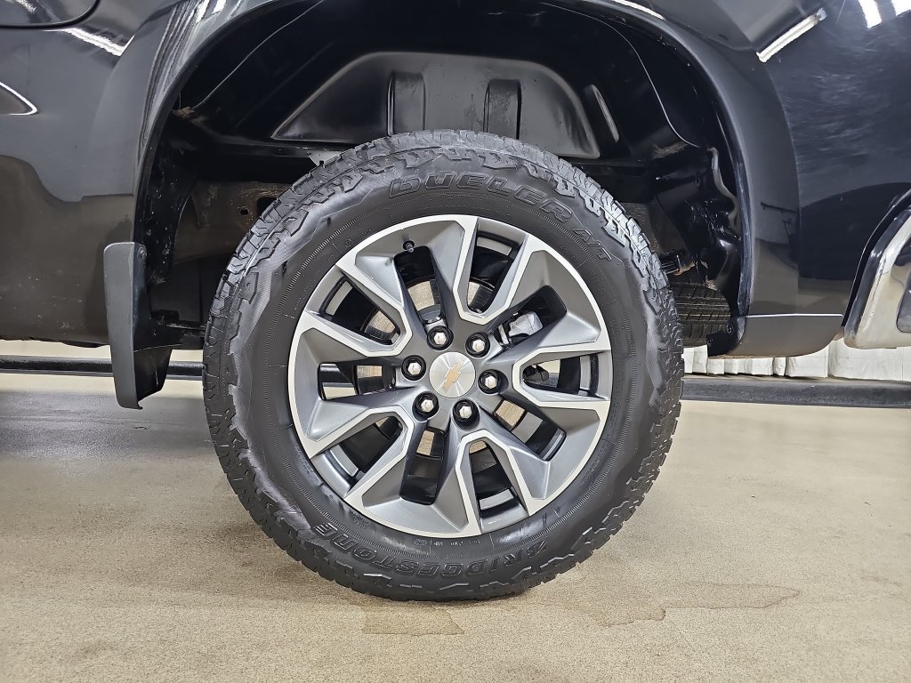 Certified 2024 Chevrolet Silverado 1500 LT AWD/4WD image 38
