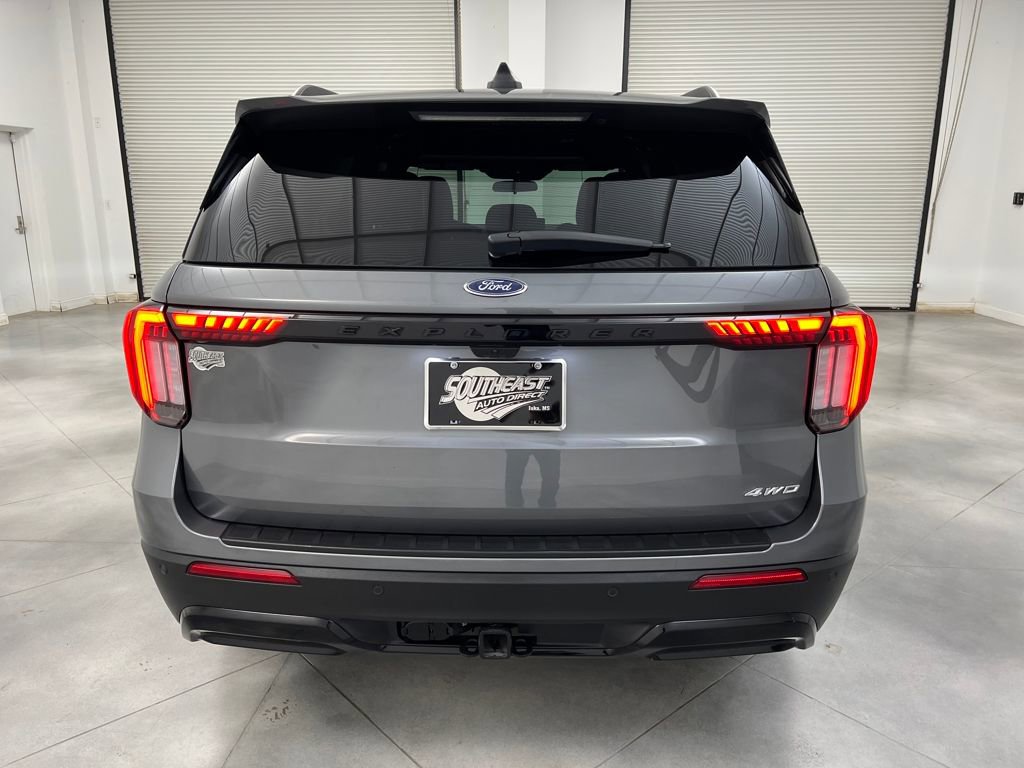 Used 2025 Ford Explorer ST-Line w/ ST-Line Street Pack image 6