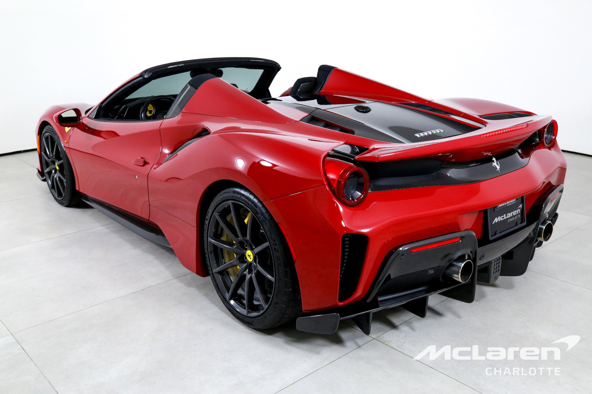 Used 2020 Ferrari 488 Pista Spider image 7