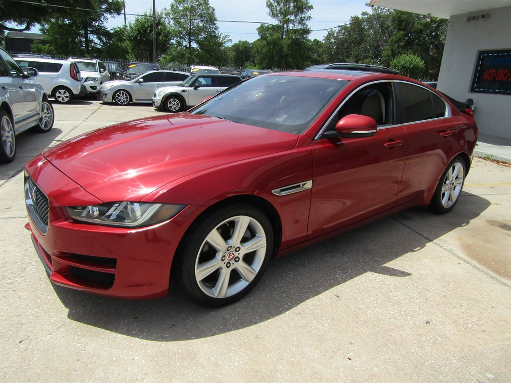Used 2017 Jaguar XE Prestige RWD image 1