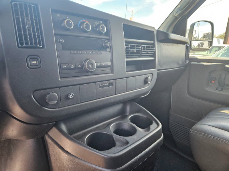 Used 2008 Chevrolet Express 1500 Passenger image 10
