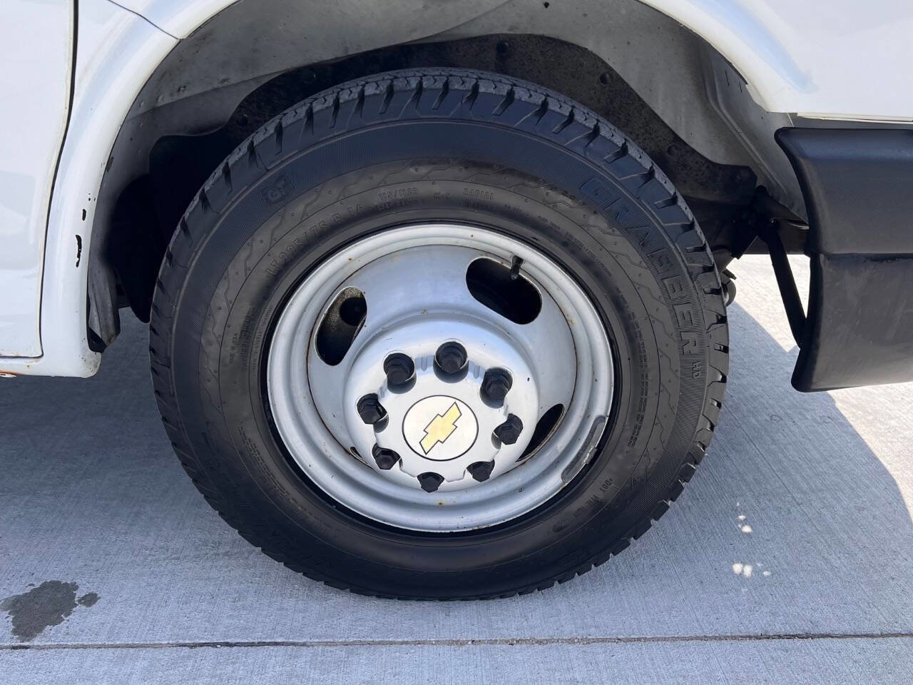 Used 2014 Chevrolet Express 3500 image 16