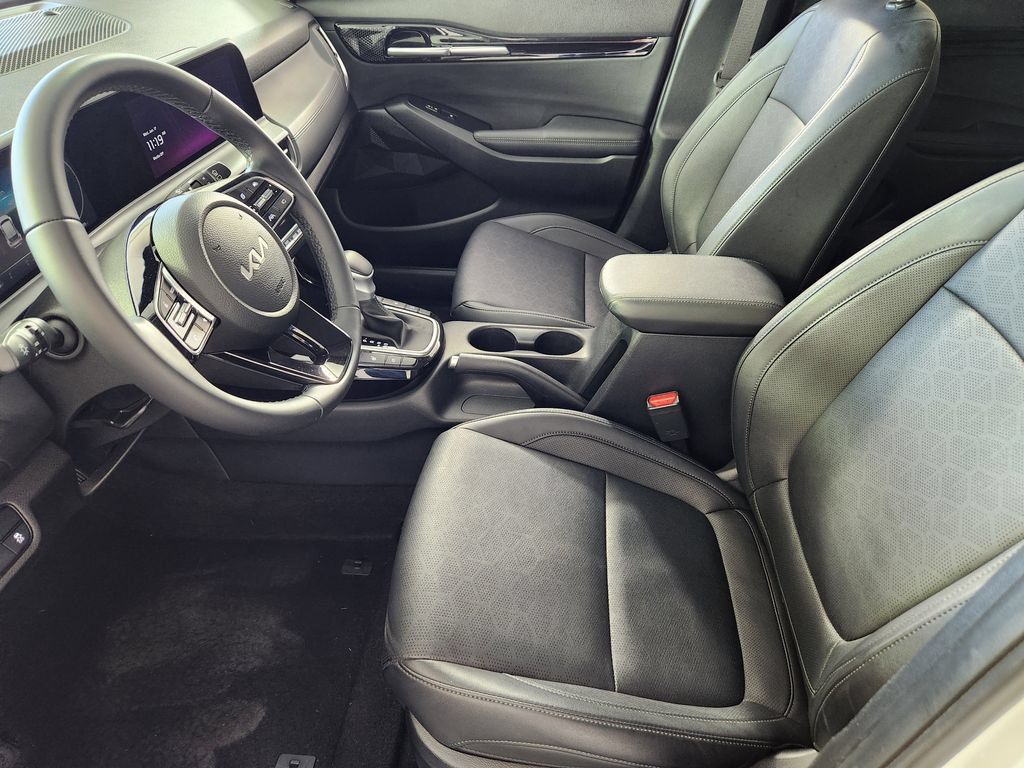 Used 2024 Kia Seltos EX AWD/4WD image 12