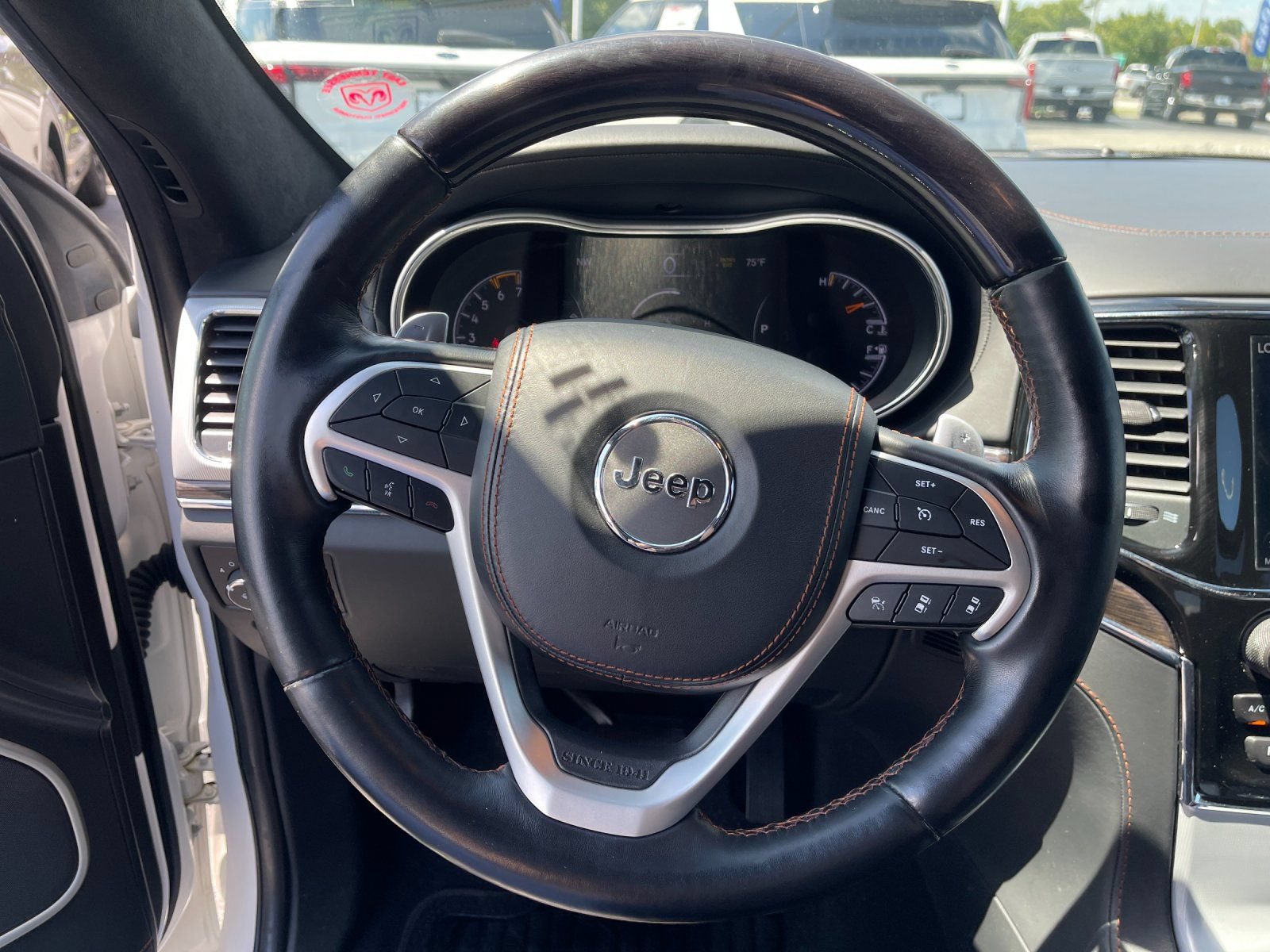 Used 2020 Jeep Grand Cherokee Summit AWD/4WD image 26