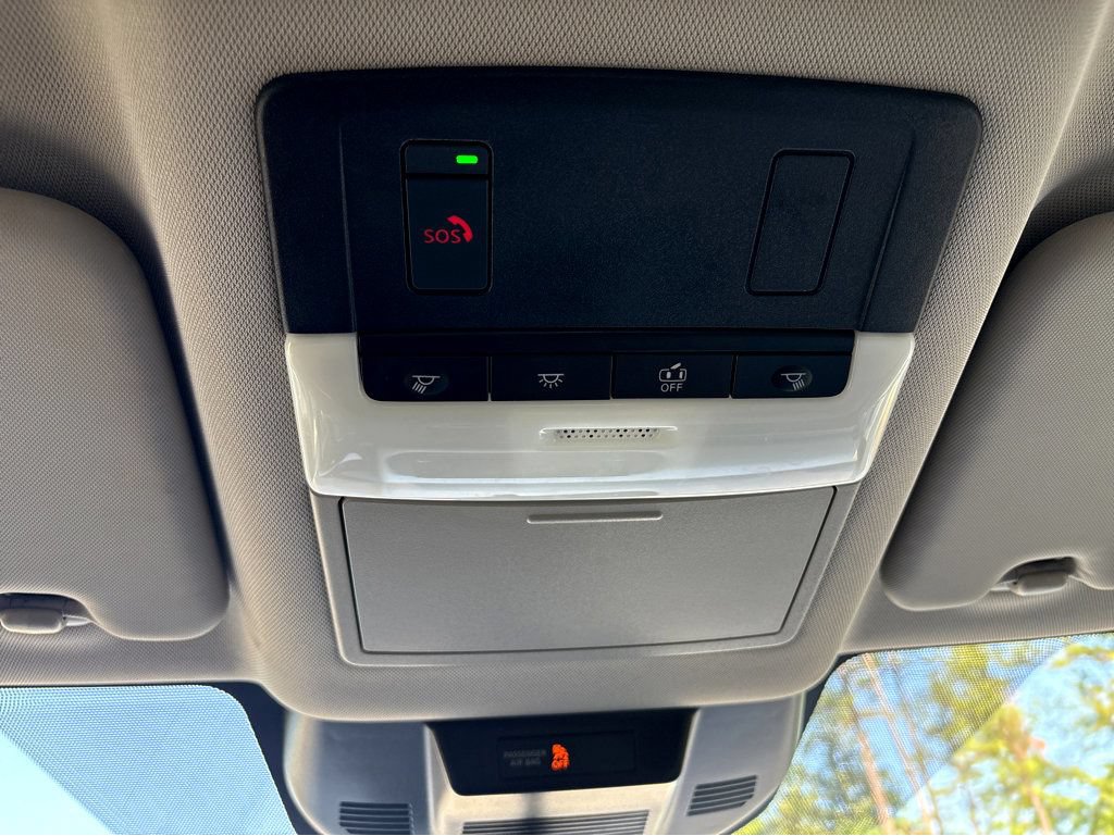 Certified 2023 Nissan Rogue SV FWD image 33