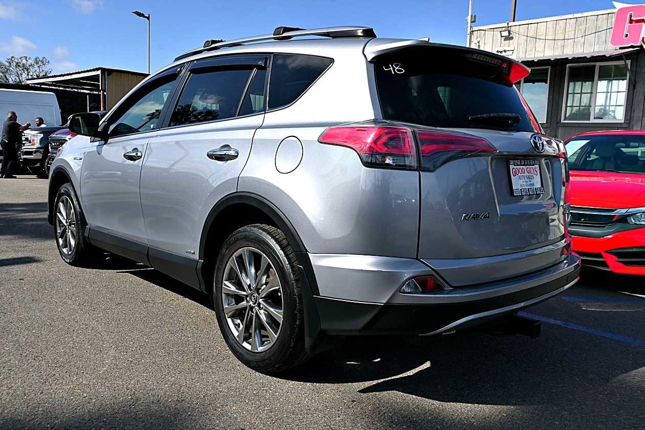 Used 2017 Toyota RAV4 Limited AWD/4WD image 5
