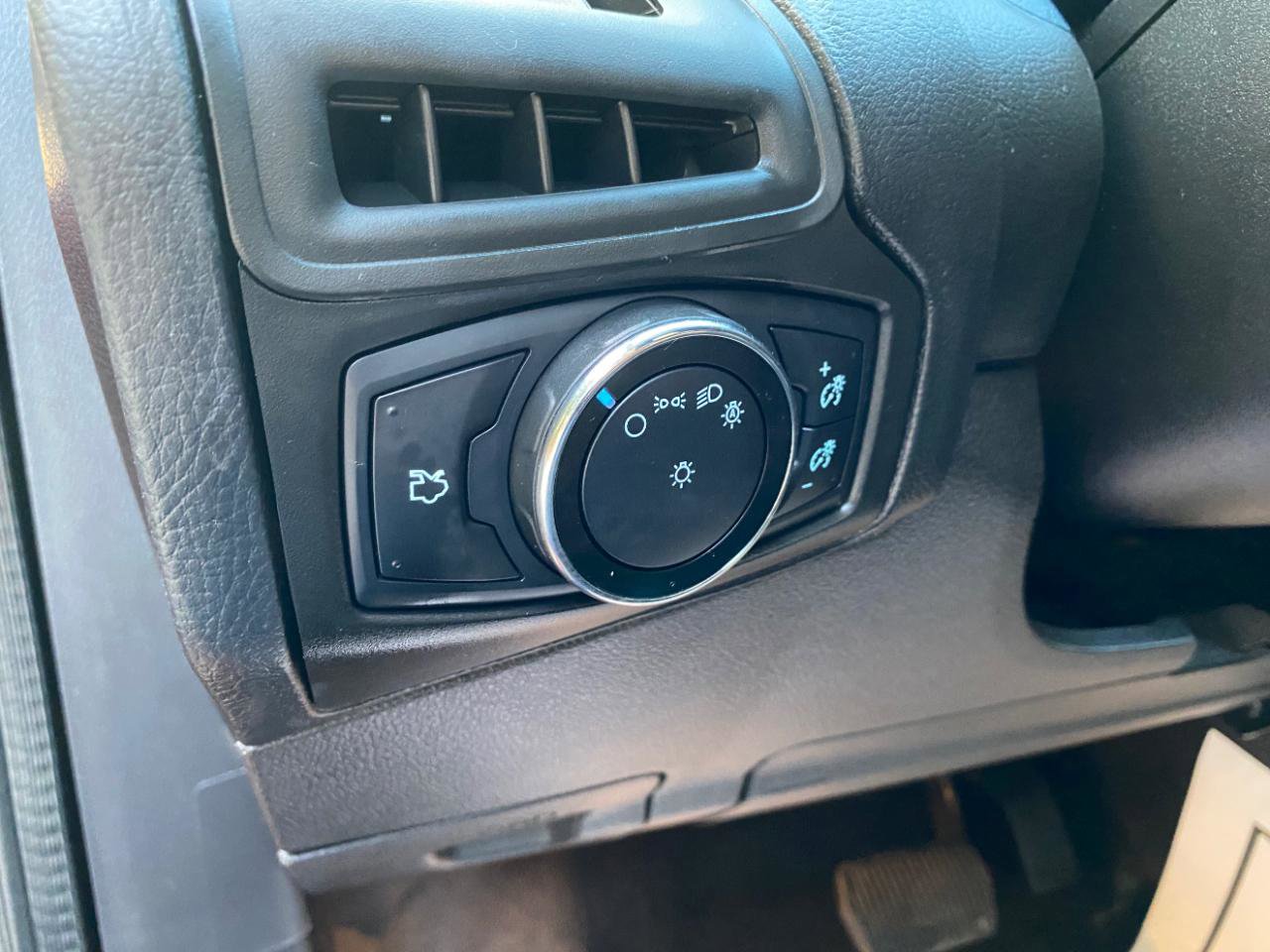 Used 2014 Ford Focus SE image 66