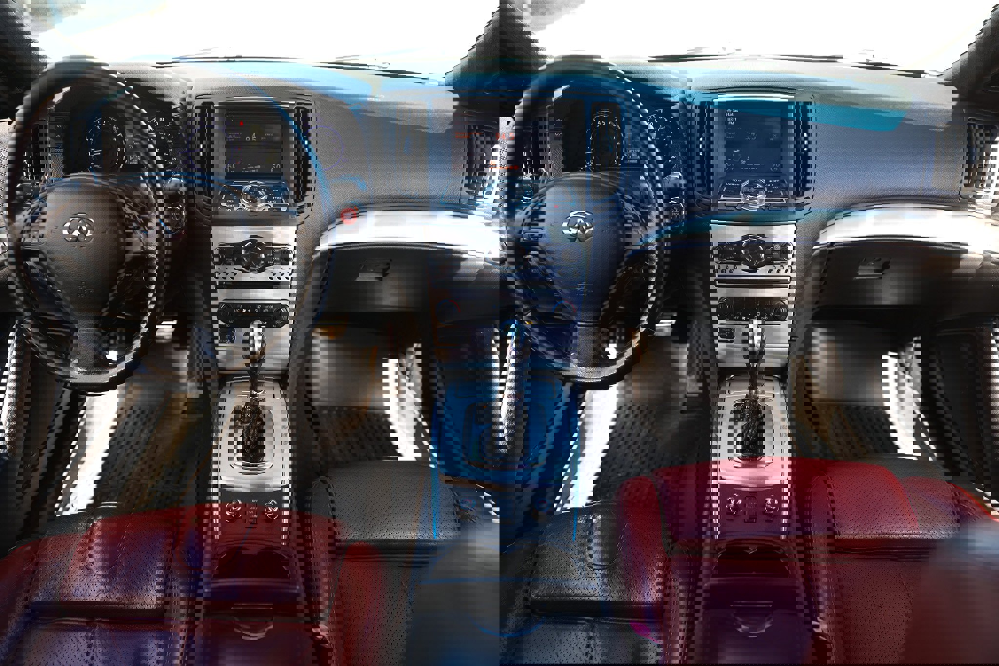 Used 2013 INFINITI G37 x Coupe w/ Premium Pkg image 2