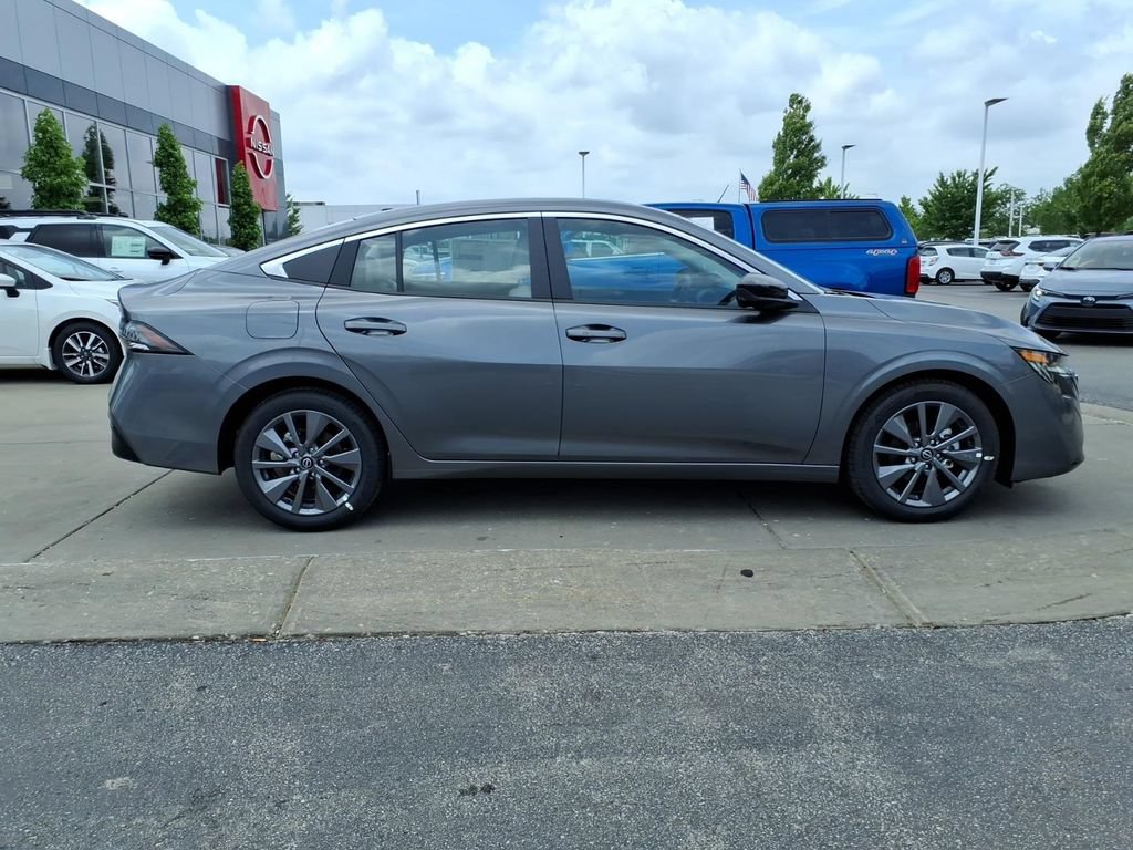 New 2026 Nissan Sentra SL w/ Floor Mat Package FWD image 8