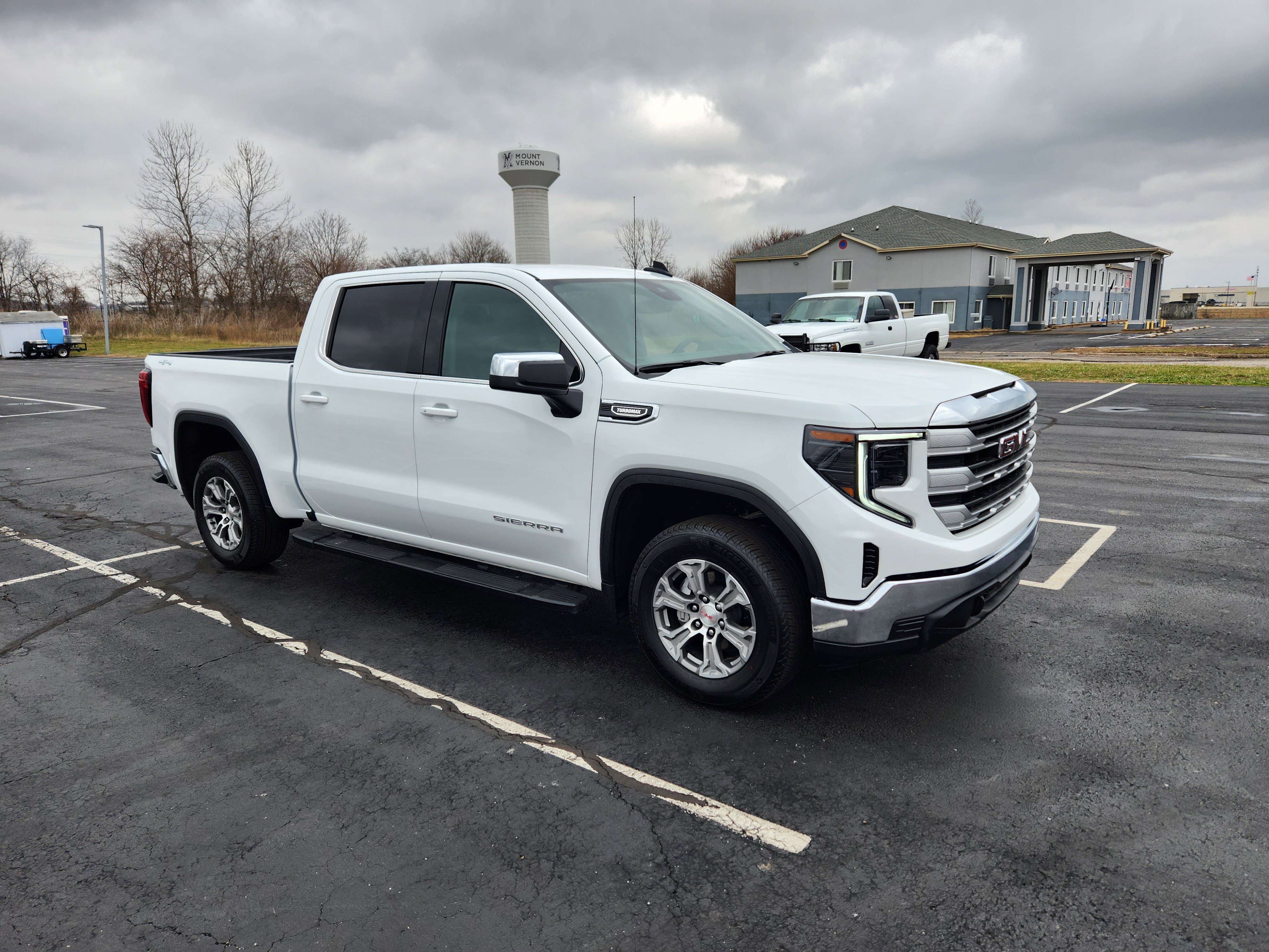 New 2025 GMC Sierra 1500 SLE w/ Preferred Package image 6