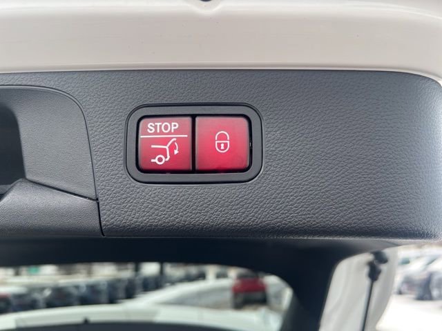 Used 2022 Mercedes-Benz GLC 300 4MATIC image 17