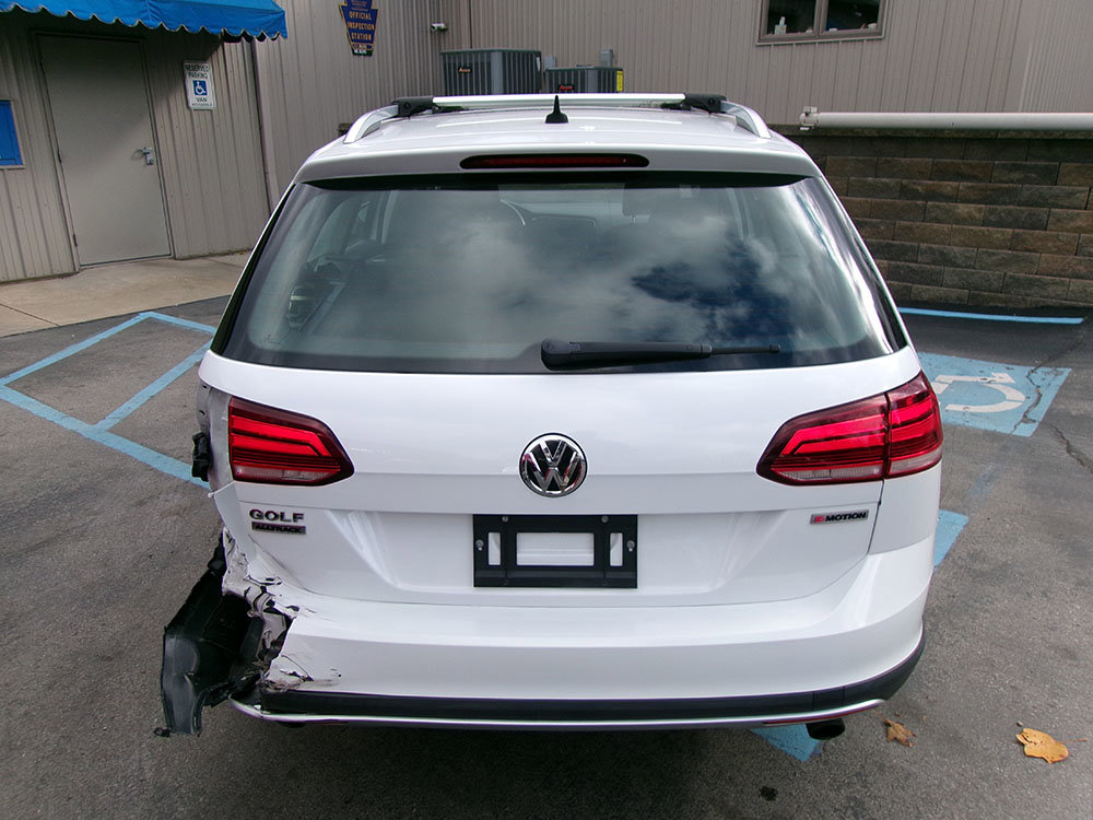 Used 2019 Volkswagen Golf Alltrack S image 2
