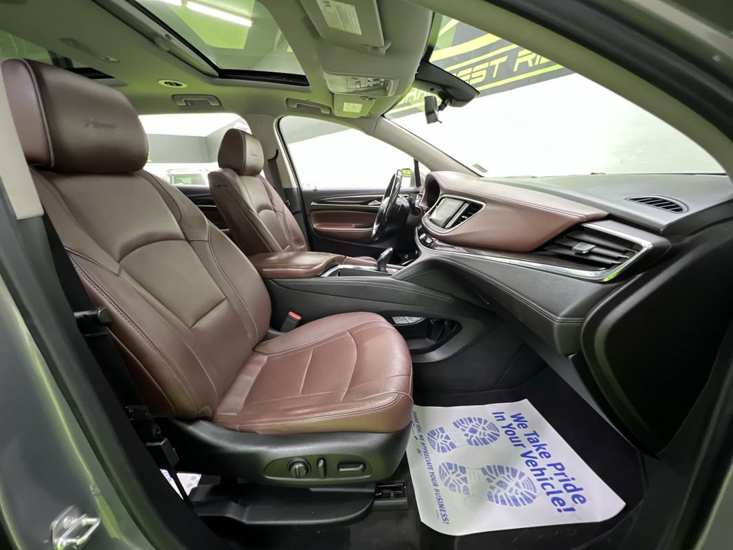Used 2019 Buick Enclave Avenir w/ Avenir Technology Package AWD/4WD image 30