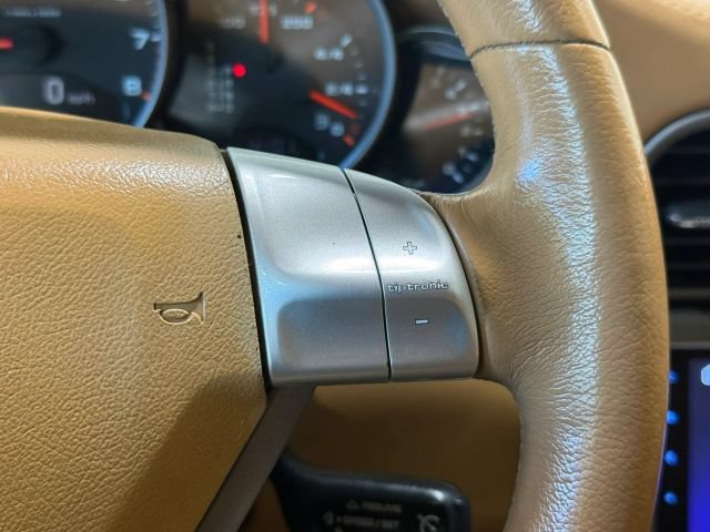 Used 2005 Porsche 911 Carrera RWD image 15