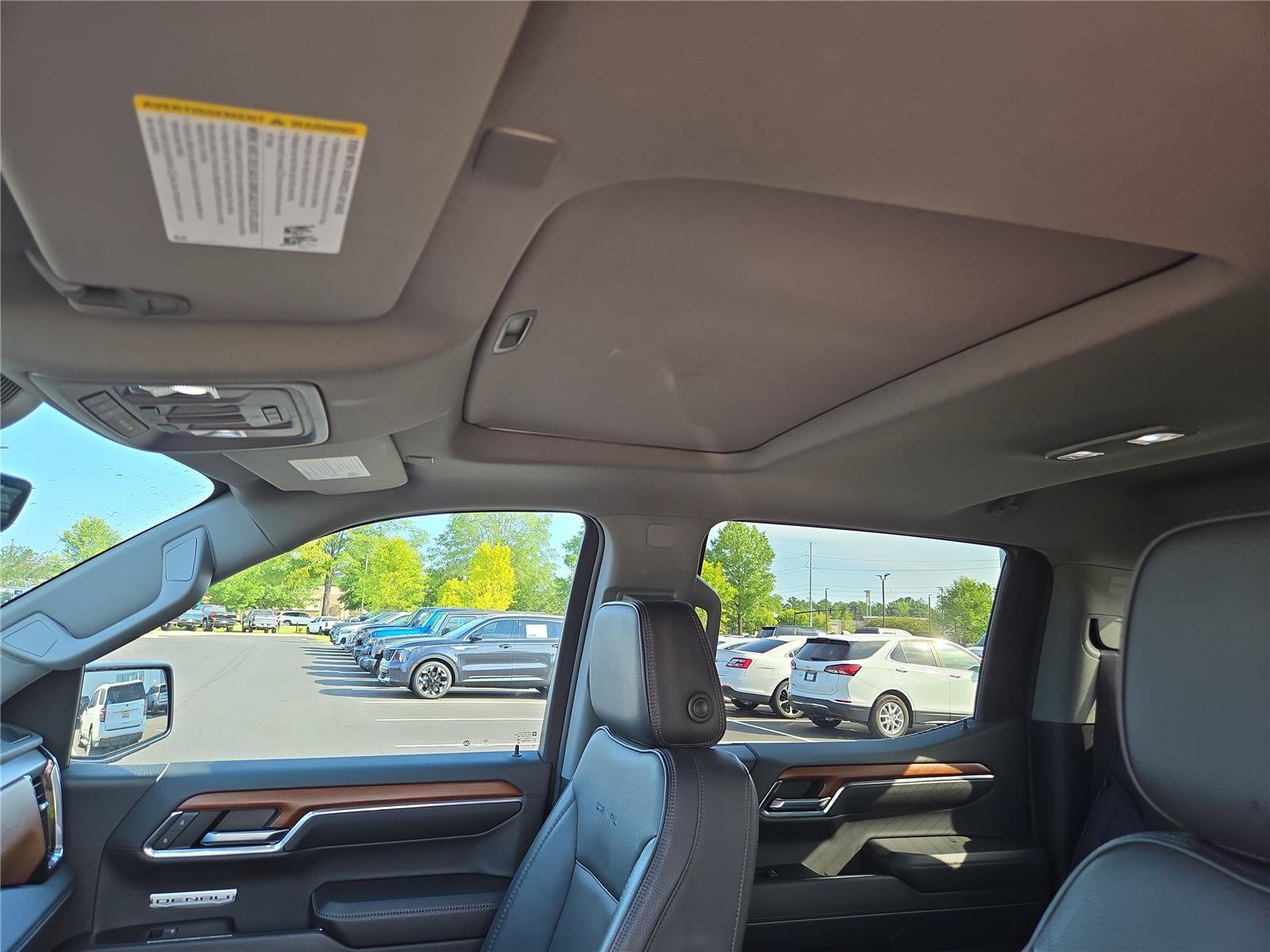Used 2023 GMC Sierra 1500 Denali w/ Technology Package AWD/4WD image 19