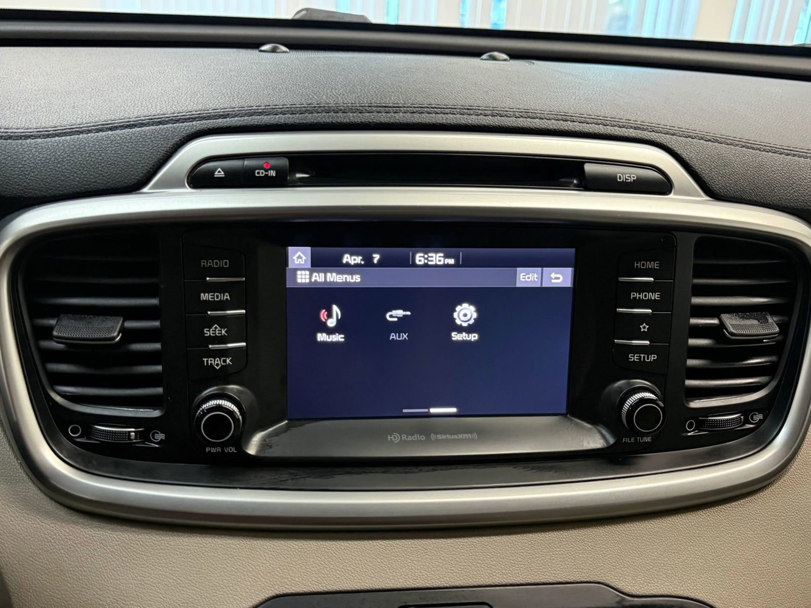 Used 2019 Kia Sorento LX w/ LX Convenience Package image 33