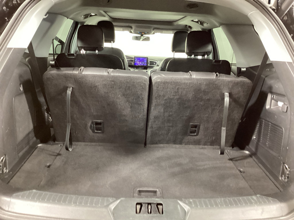 Used 2023 Ford Explorer XLT w/ Equipment Group 202A AWD/4WD image 34