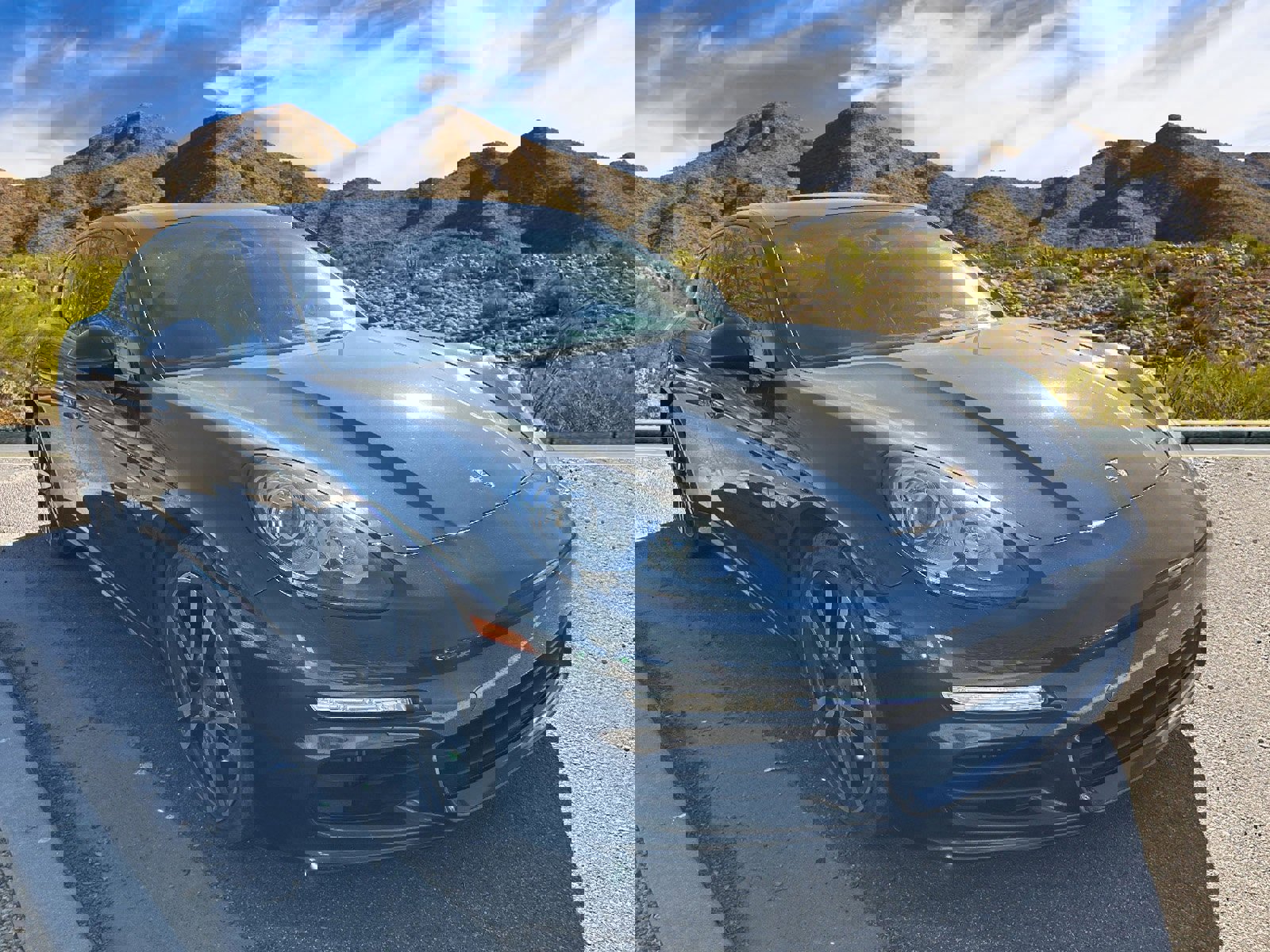 Used 2015 Porsche Panamera 4S image 3