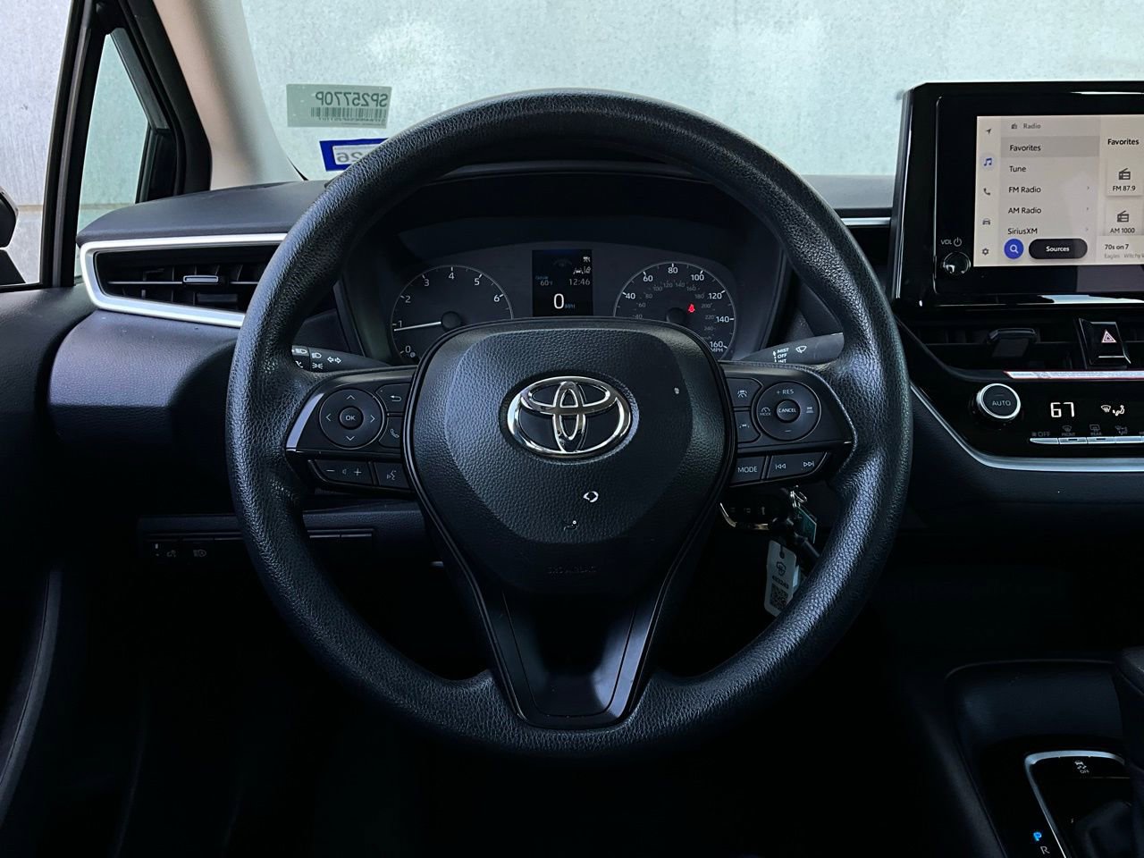 Used 2025 Toyota Corolla LE image 28