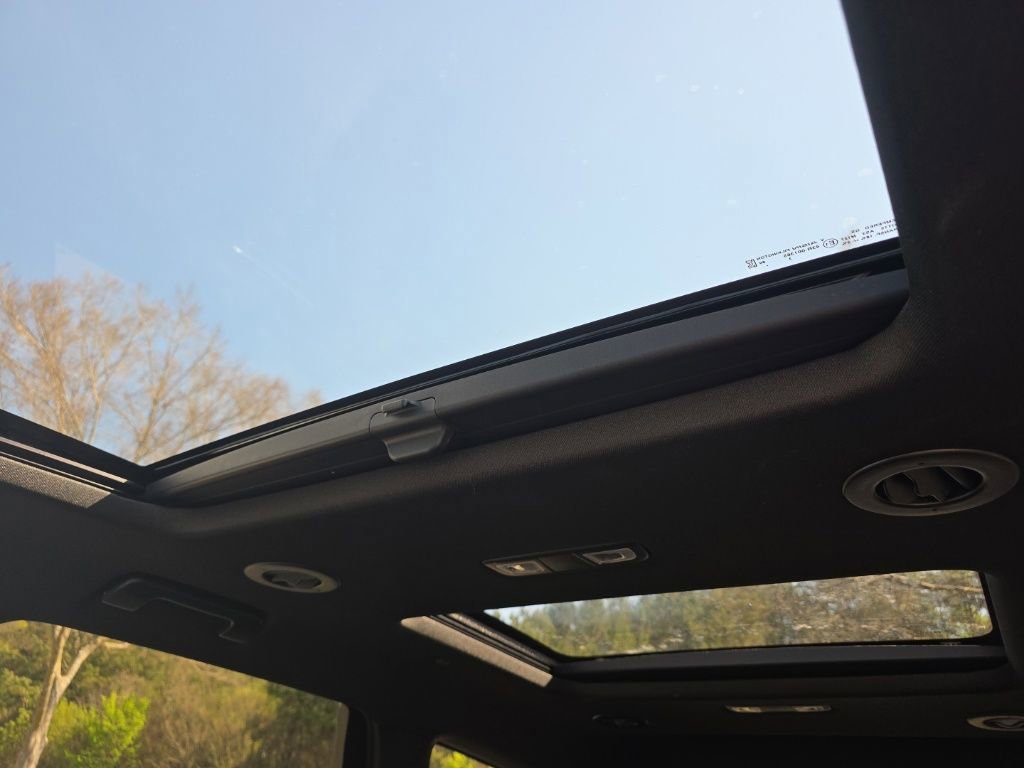 Used 2024 Buick Enclave Avenir w/ Avenir Technology Package image 37