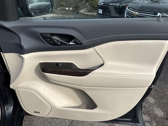 Used 2023 GMC Acadia Denali image 8