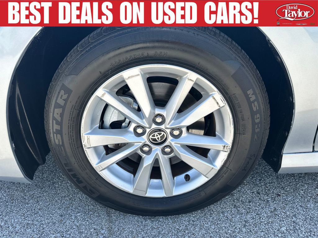 Used 2025 Toyota Camry LE FWD image 17