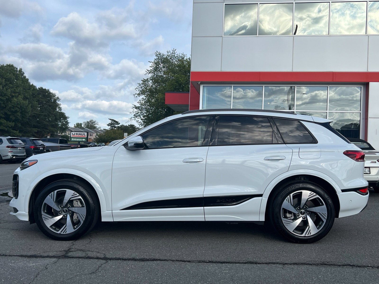 Used 2025 Audi Q6 e-tron Prestige w/ 20" Wheel Package AWD/4WD image 42