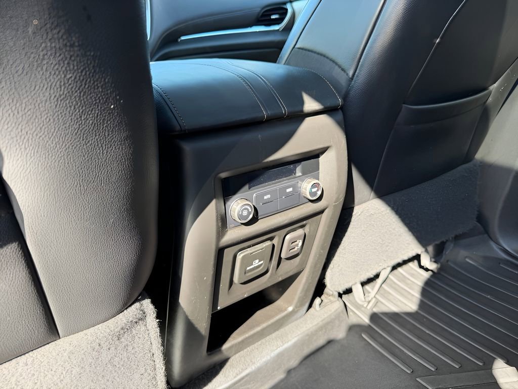 Used 2018 Chevrolet Traverse LT AWD/4WD image 31