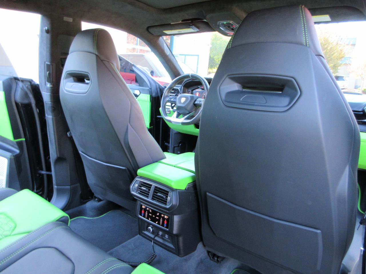 Used 2022 Lamborghini Urus image 37