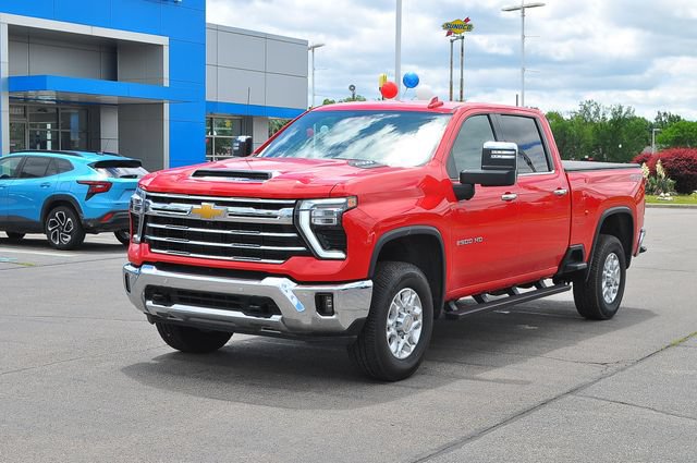 Used 2024 Chevrolet Silverado 2500 LTZ w/ LTZ Convenience Package AWD/4WD image 7