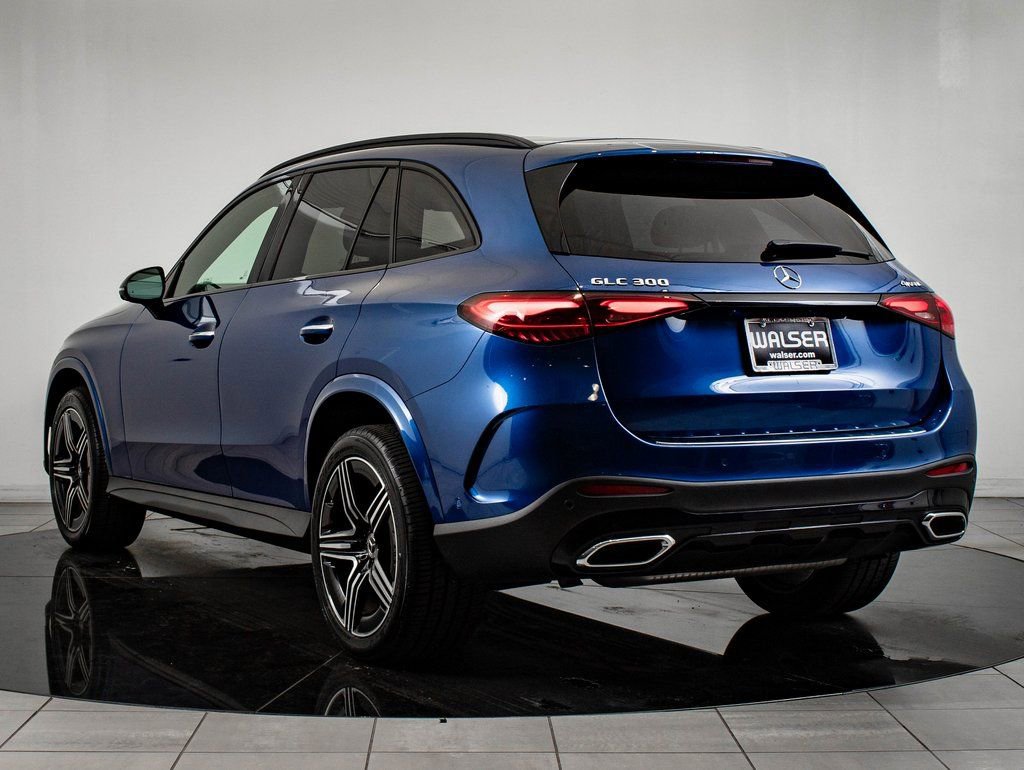 Used 2024 Mercedes-Benz GLC 300 4MATIC w/ AMG Line image 6