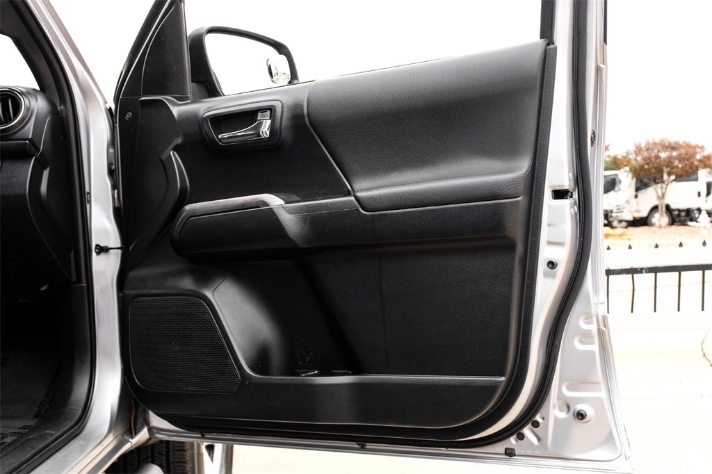 Used 2019 Toyota Tacoma TRD Off-Road image 41