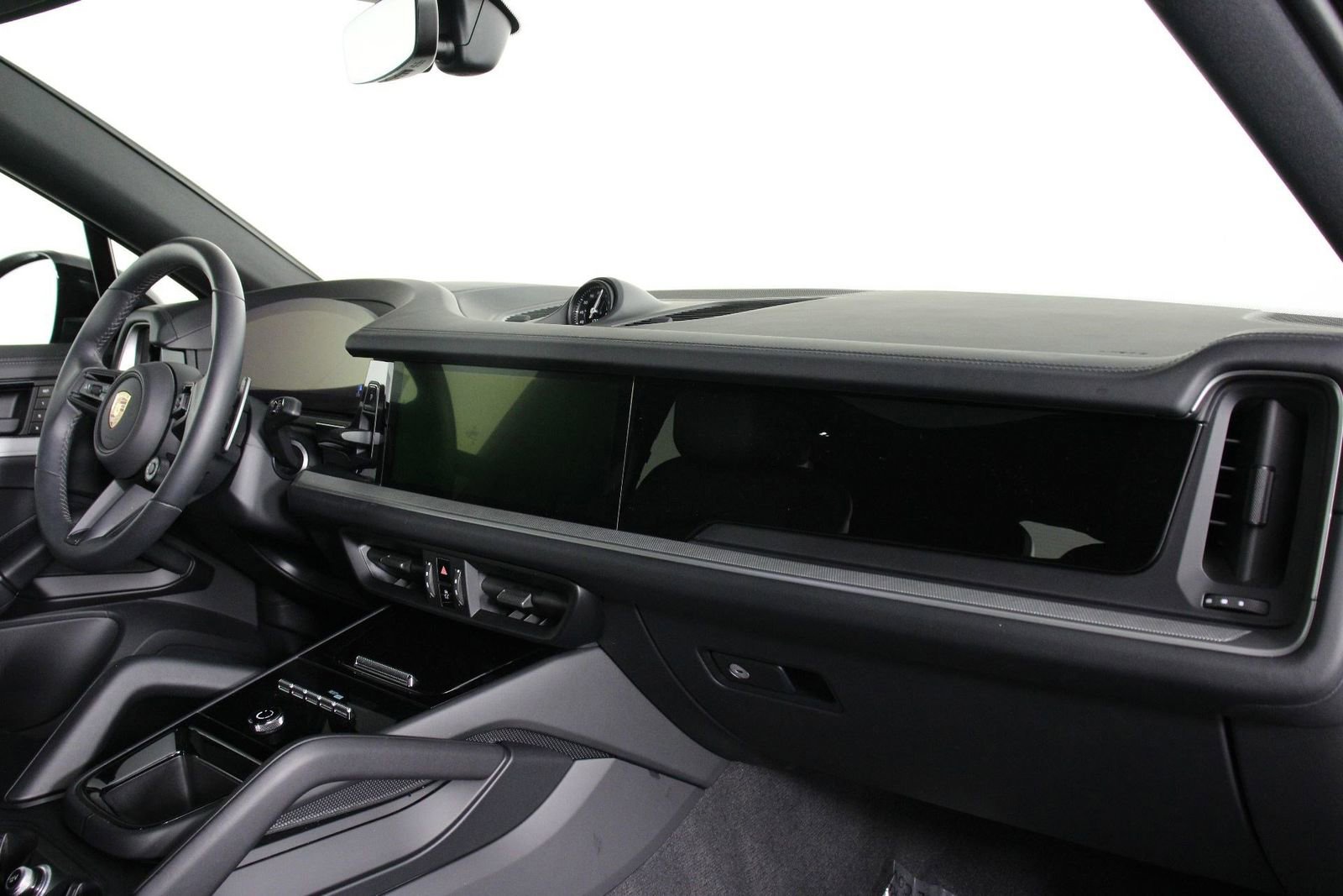 Certified 2025 Porsche Cayenne Coupe image 24