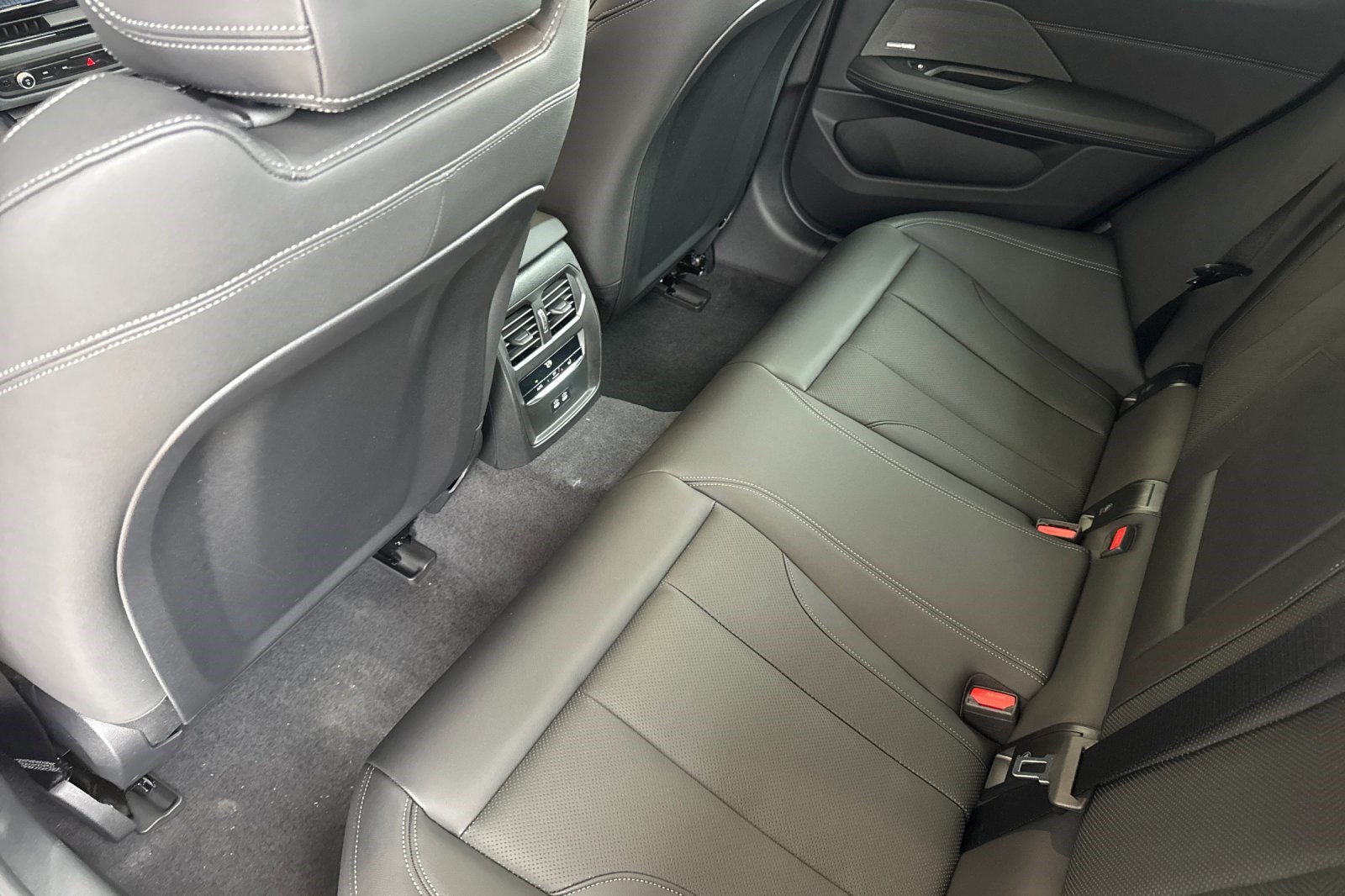 Used 2026 BMW i4 xDrive40i w/ Premium Package AWD/4WD image 14